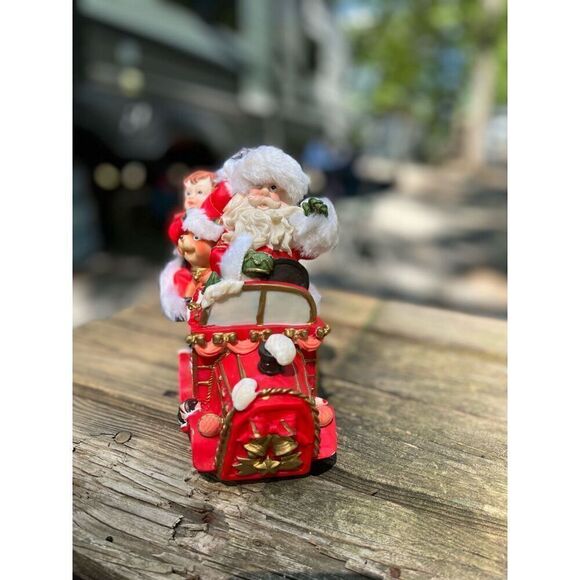 Santa Claus his helpers toys in a car￼ - Picture 6 of 16